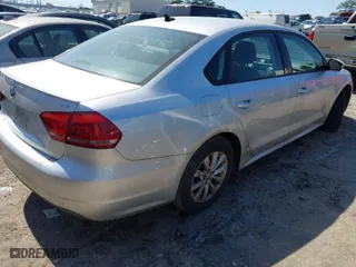 2014 Volkswagen Passat Wolfsburg Ed with VIN 1VWAT7A33EC069166, listed as a IAAI auction lot 41789666 with 226,161 mi miles. Bid and sale history available at carsss.com. Image 4.