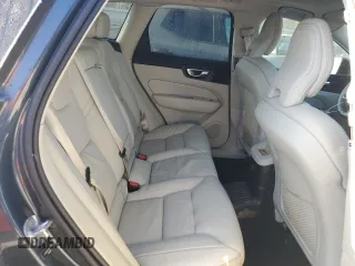 2024 Volvo XC60 Recharge Plug-In Hybrid Plus Dark Theme with VIN YV4H60DL1R1781914, listed as a Copart auction lot 77608394 with 0 mi miles and Salvage Title. Bid and sale history available at carsss.com. Image 11.