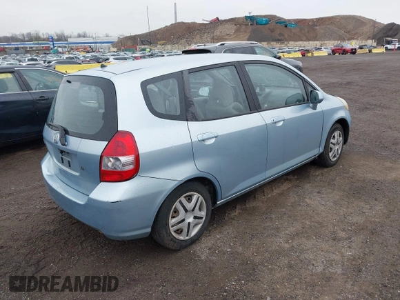 2007 Honda Fit z VIN JHMGD38417S035560, wystawiony jako IAAI lot #41960233 z przebiegiem 130 161 mil mil oraz . Historia ofert i sprzedaży dostępna na DreamBid. Obrazek 4.