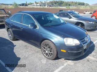 2010 Volkswagen Jetta with VIN 3VWAL8AJ4AM027389, listed as a IAAI auction lot 42392853 with 191,061 mi miles and . Bid and sale history available at DreamBid. Image 1.