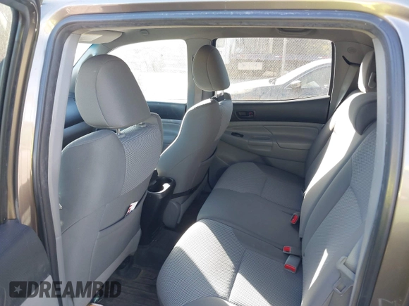 2015 Toyota Tacoma with VIN 5TFLU4EN9FX116262, listed as a IAAI auction lot 40515106 with 95,290 mi miles and . Bid and sale history available at DreamBid. Image 8.