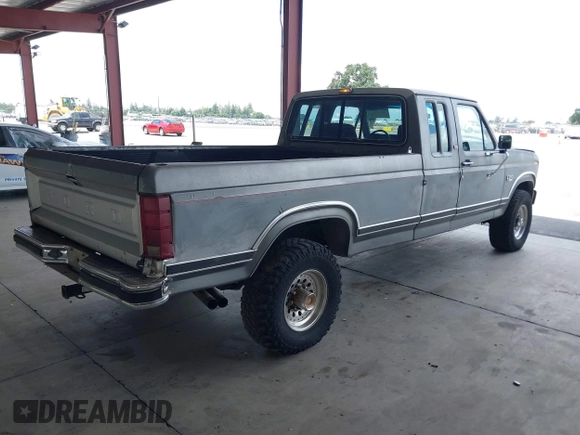 1986 Ford F-250 with VIN 1FTHX26L7GKB43411, listed as a IAAI auction lot 42258434 with 21,142 mi miles and . Bid and sale history available at DreamBid. Image 4.