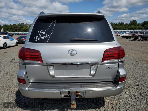 2013 Lexus LX 570 z VIN JTJHY7AX5D4086983, wystawiony jako Copart lot #68106944 z przebiegiem Nie podano mil oraz Szkoda całkowita • Salvage title. Historia ofert i sprzedaży dostępna na DreamBid. Obrazek 6.