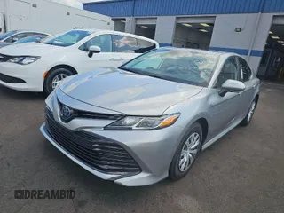 2019 Toyota Camry Hybrid LE z VIN 4T1B31HK1KU511655, wystawiony jako IAAI lot #41981986 z przebiegiem 42 845 mil mil oraz . Historia ofert i sprzedaży dostępna na DreamBid. Obrazek 1.