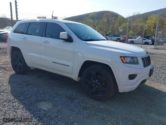 2015 Jeep Grand Cherokee Altitude with VIN 1C4RJFAG1FC797157, listed as a IAAI auction lot 42021139 with 148,491 mi miles. Bid and sale history available at carsss.com. Image 1.