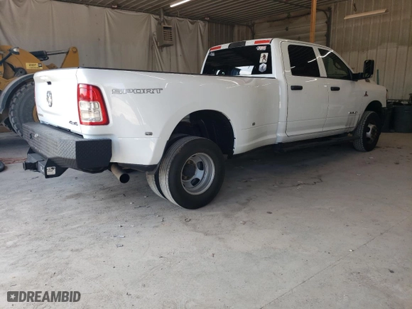 2021 Ram 3500 Chassis Cab Tradesman with VIN 3C7WRTCL6MG530095, listed as a Copart auction lot 69465744 with 61,961 mi miles and Clean Title. Bid and sale history available at carsss.com. Image 3.