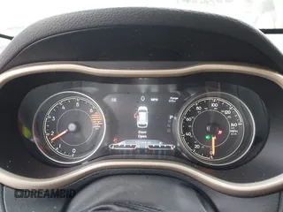 2018 Jeep Cherokee Limited with VIN 1C4PJLDB0JD565920, listed as a IAAI auction lot 41747170 with 121,604 mi miles and . Bid and sale history available at DreamBid. Image 7.