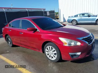 2015 Nissan Altima 2.5 S with VIN 1N4AL3AP9FN888824, listed as a IAAI auction lot 42037037 with 192,509 mi miles. Bid and sale history available at carsss.com. Image 1.