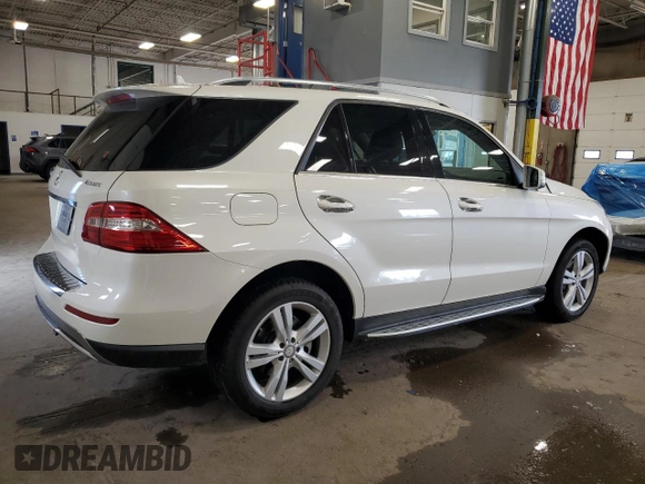 2015 Mercedes-Benz M 350 z VIN 4JGDA5HB1FA480792, wystawiony jako Copart lot #58862055 z przebiegiem 149 190 mil mil oraz Szkoda całkowita • Salvage title. Historia ofert i sprzedaży dostępna na DreamBid. Obrazek 3.