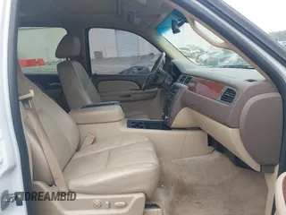 2008 GMC Yukon SLT w/4SB with VIN 1GKFC13088J194967, listed as a IAAI auction lot 41943330 with 258,953 mi miles. Bid and sale history available at carsss.com. Image 5.