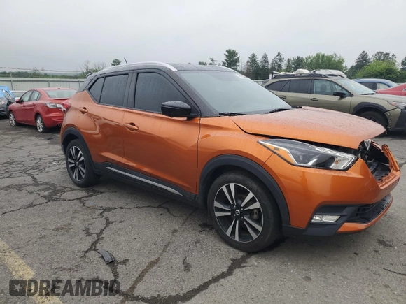 2019 Nissan Kicks S z VIN 3N1CP5CU2KL491930, wystawiony jako Copart lot #61214685 z przebiegiem 83 965 mil mil oraz Szkoda całkowita • Salvage title. Historia ofert i sprzedaży dostępna na DreamBid. Obrazek 4.