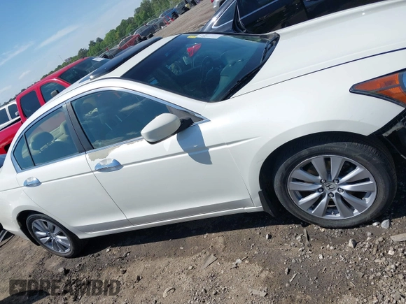 2011 Honda Accord EX-L z VIN 5KBCP3F87BB002020, wystawiony jako IAAI lot #42074913 z przebiegiem 301 379 mil mil oraz . Historia ofert i sprzedaży dostępna na DreamBid. Obrazek 14.