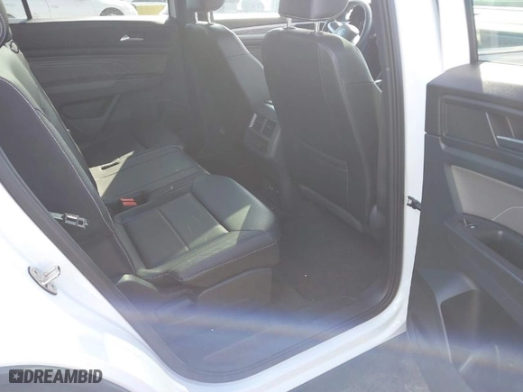 2022 Volkswagen Atlas Cross Sport 3.6L V6 SE w/Technology with VIN 1V2JE2CAXNC211975, listed as a IAAI auction lot 41668404 with 17,983 mi miles. Bid and sale history available at carsss.com. Image 8.