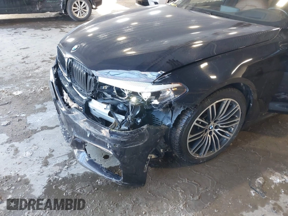 2020 BMW 5 Series 540i xDrive z VIN WBAJS3C06LCE00319, wystawiony jako IAAI lot #41384030 z przebiegiem 49 941 mil mil oraz . Historia ofert i sprzedaży dostępna na DreamBid. Obrazek 6.