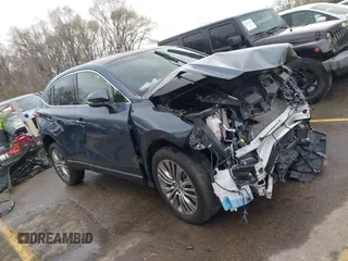 2022 Toyota Venza LE with VIN JTEAAAAH9NJ094694, listed as a IAAI auction lot 41865414 with 23,981 mi miles. Bid and sale history available at carsss.com. Image 1.