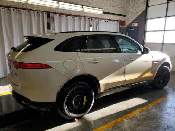 2018 Jaguar F-PACE 25t Premium with VIN SADCJ2FX1JA328814, listed as a Copart auction lot 48051255 with 96,428 mi miles and Clean Title. Bid and sale history available at carsss.com. Image 3.