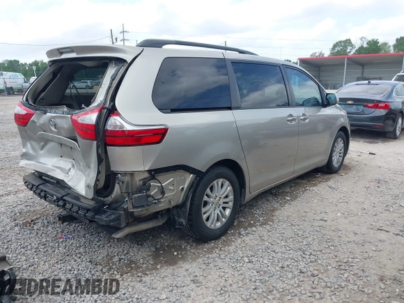 2016 Toyota Sienna XLE with VIN 5TDYK3DC0GS737600, listed as a IAAI auction lot 42027412 with 95,302 mi miles. Bid and sale history available at carsss.com. Image 4.
