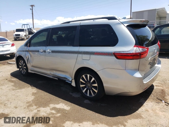 2020 Toyota Sienna XLE z VIN 5TDDZ3DC6LS228289, wystawiony jako Copart lot #57181645 z przebiegiem 69 830 mil mil oraz Szkoda całkowita • Salvage title. Historia ofert i sprzedaży dostępna na DreamBid. Obrazek 2.