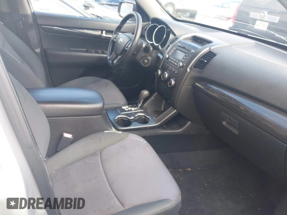 2013 Kia Sorento LX with VIN 5XYKT3A1XDG394440, listed as a IAAI auction lot 42544263 with 207,333 mi miles and . Bid and sale history available at DreamBid. Image 5.