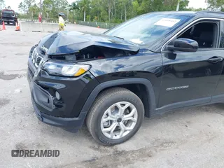 2025 Jeep Compass Latitude с VIN 3C4NJDBN9ST569440, выставлен на аукционе IAAI как лот 42098482 с пробегом 2 575 миль миль и . История ставок и продаж доступна на DreamBid. Изображение 6.