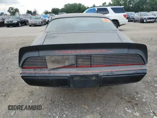 1980 Pontiac Firebird z VIN 2V87TAL116556, wystawiony jako Copart lot #64086644 z przebiegiem 15 342 mil mil oraz Szkody całkowita. Historia ofert i sprzedaży dostępna na DreamBid. Obrazek 6.