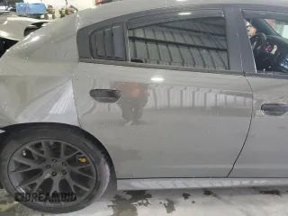 2017 Dodge Charger SE with VIN 2C3CDXBG8HH517322, listed as a Copart auction lot 55077165 with 118,180 mi miles and Clean Title. Bid and sale history available at carsss.com. Image 10.