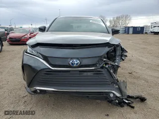 2024 Toyota Venza LE with VIN JTEAAAAH8RJ159640, listed as a Copart auction lot 50432625 with 15,807 mi miles and Salvage Title. Bid and sale history available at carsss.com. Image 5.