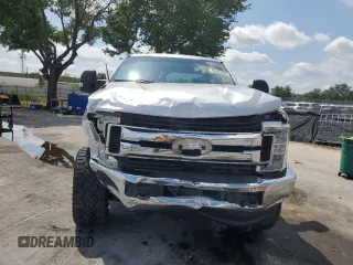 2018 Ford F-250 XL with VIN 1FT7W2B66JEB16396, listed as a Copart auction lot 55442695 with 165,538 mi miles and Salvage title. Bid and sale history available at DreamBid. Image 5.