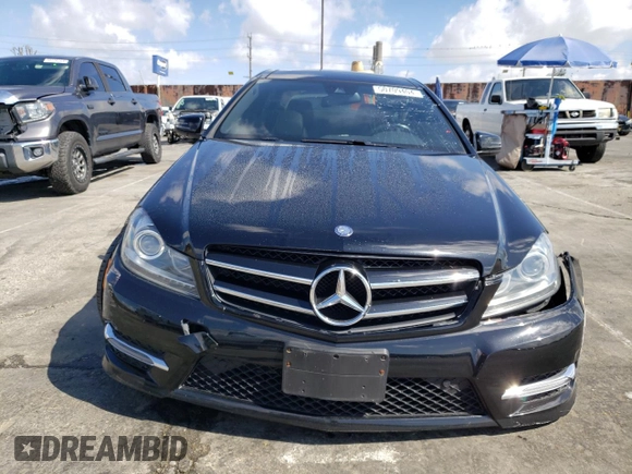 2015 Mercedes-Benz C 350 z VIN WDDGJ8JB9FG384277, wystawiony jako Copart lot #50709404 z przebiegiem 54 349 mil mil oraz . Historia ofert i sprzedaży dostępna na DreamBid. Obrazek 5.