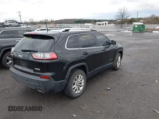 2019 Jeep Cherokee Latitude with VIN 1C4PJMCX7KD230450, listed as a IAAI auction lot 41474709 with 172,684 mi miles. Bid and sale history available at carsss.com. Image 4.