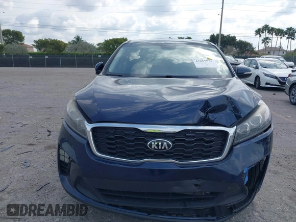 2019 Kia Sorento LX V6 with VIN 5XYPG4A57KG490476, listed as a IAAI auction lot 41867031 with 122,606 mi miles. Bid and sale history available at carsss.com. Image 6.