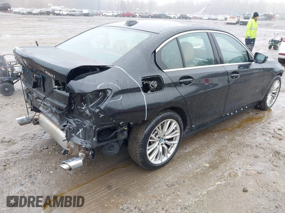 2024 BMW 3 Series 330i xDrive with VIN 3MW89FF07R8E30482, listed as a IAAI auction lot 41519279 with 11,544 mi miles. Bid and sale history available at carsss.com. Image 4.