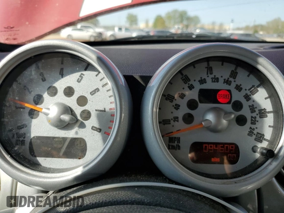2002 MINI Hardtop with VIN WMWRC33452TC38393, listed as a Copart auction lot 51518205 with 94,609 mi miles and Clean Title. Bid and sale history available at DreamBid. Image 9.
