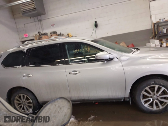 2016 Nissan Pathfinder Platinum z VIN 5N1AR2MM7GC652590, wystawiony jako IAAI lot #41490229 z przebiegiem 112 461 mil mil oraz . Historia ofert i sprzedaży dostępna na DreamBid. Obrazek 14.