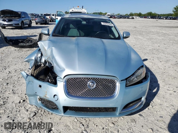 2012 Jaguar XF z VIN SAJWA0FB2CLS35083, wystawiony jako Copart lot #53203365 z przebiegiem 61 329 mil mil oraz Czysty tytuł • Clean title. Historia ofert i sprzedaży dostępna na DreamBid. Obrazek 5.