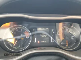 2016 Jeep Cherokee Latitude z VIN 1C4PJMCS3GW322171, wystawiony jako Copart lot #57277835 z przebiegiem 137 850 mil mil oraz Szkoda całkowita • Salvage title. Historia ofert i sprzedaży dostępna na DreamBid. Obrazek 9.