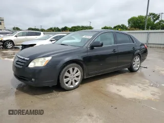 2005 Toyota Avalon XL z VIN 4T1BK36B85U008937, wystawiony jako Copart lot #55833545 z przebiegiem 238 067 mil mil oraz Szkoda całkowita • Salvage title. Historia ofert i sprzedaży dostępna na DreamBid. Obrazek 1.