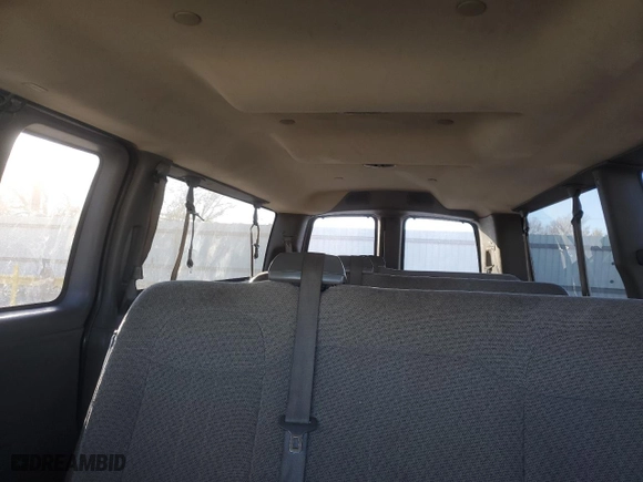 2016 Chevrolet Express Passenger LT with VIN 1GAZGPFG8G1284300, listed as a Copart auction lot 83689804 with 527,461 mi miles and Salvage Title. Bid and sale history available at carsss.com. Image 10.