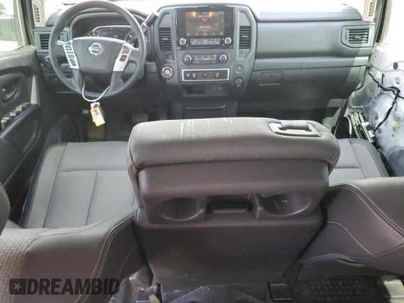 2021 Nissan Titan S z VIN 1N6AA1EE7MN524859, wystawiony jako Copart lot #72814694 z przebiegiem 93 672 mil mil oraz Szkoda całkowita • Salvage title. Historia ofert i sprzedaży dostępna na DreamBid. Obrazek 8.