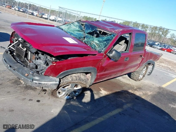 2004 Chevrolet Silverado 1500 Crew Cab LT with VIN 2GCEK13T341332620, listed as a IAAI auction lot 41607153 with 1 mi miles. Bid and sale history available at carsss.com. Image 2.