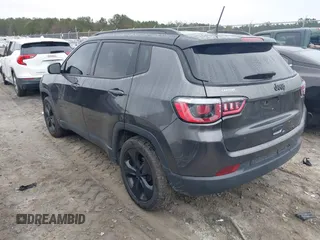 2018 Jeep Compass Latitude with VIN 3C4NJCBB1JT327076, listed as a IAAI auction lot 41185251 with 72,714 mi miles. Bid and sale history available at carsss.com. Image 3.