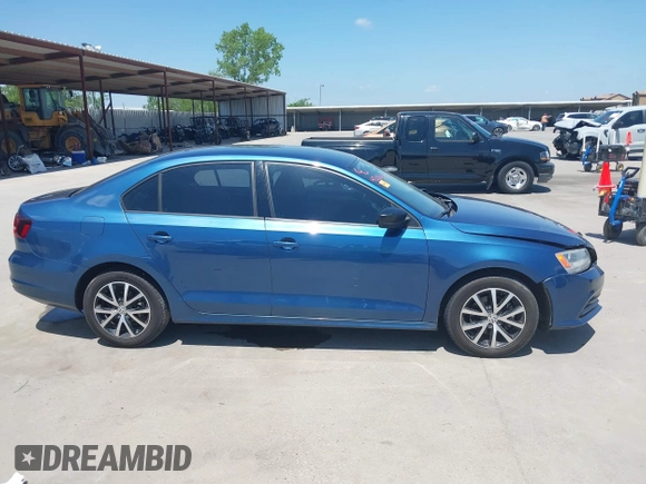 2016 Volkswagen Jetta Sedan 1.4T SE with VIN 3VWD67AJ8GM218112, listed as a IAAI auction lot 42061478 with 84,860 mi miles. Bid and sale history available at carsss.com. Image 14.