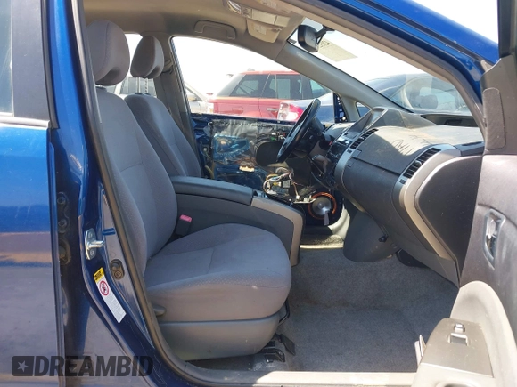 2008 Toyota Prius with VIN JTDKB20UX87729983, listed as a IAAI auction lot 42032366 with 202,631 mi miles. Bid and sale history available at carsss.com. Image 5.