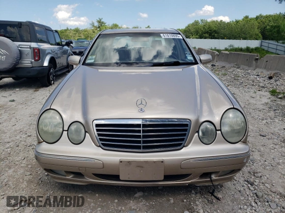 2001 Mercedes-Benz E 320 z VIN WDBJF65J71B372141, wystawiony jako Copart lot #61810695 z przebiegiem 211 131 mil mil oraz Czysty tytuł • Clean title. Historia ofert i sprzedaży dostępna na DreamBid. Obrazek 5.
