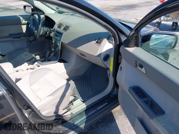 2005 Volvo S40 with VIN YV1MS382X52120252, listed as a IAAI auction lot 42036354 with 148,281 mi miles. Bid and sale history available at carsss.com. Image 5.