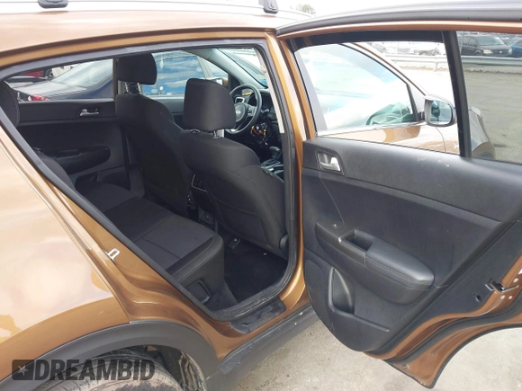 2018 Kia Sportage LX with VIN KNDPMCAC5J7419709, listed as a IAAI auction lot 41230791 with 85,491 mi miles. Bid and sale history available at carsss.com. Image 8.