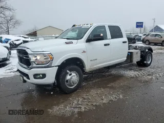 2022 Ram 3500 Tradesman z VIN 3C7WRTCL7NG400943, wystawiony jako Copart lot #83537054 z przebiegiem 51 929 mil mil oraz Czysty tytuł • Clean title. Historia ofert i sprzedaży dostępna na DreamBid. Obrazek 1.