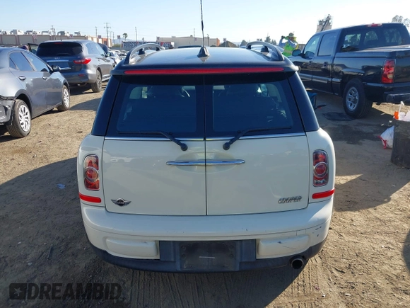 2012 MINI Clubman z VIN WMWZF3C58CT189866, wystawiony jako IAAI lot #41637796 z przebiegiem 97 073 mil mil oraz . Historia ofert i sprzedaży dostępna na DreamBid. Obrazek 16.