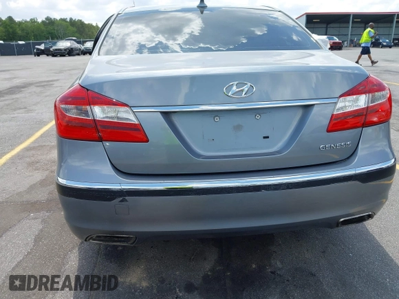 2013 Hyundai Genesis 3.8L with VIN KMHGC4DD1DU256345, listed as a IAAI auction lot 42187431 with 117,528 mi miles and . Bid and sale history available at DreamBid. Image 17.