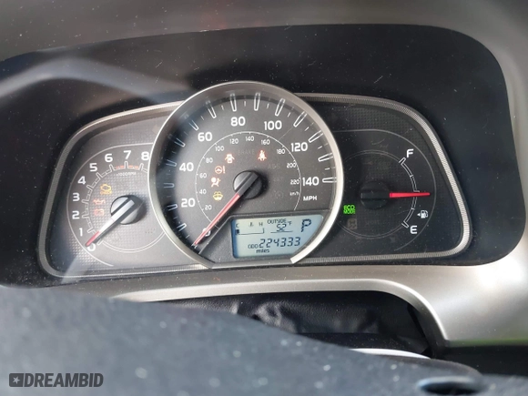 2015 Toyota RAV4 XLE with VIN JTMWFREV5FJ036366, listed as a IAAI auction lot 41719264 with 224,333 mi miles. Bid and sale history available at carsss.com. Image 7.